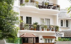 Reds Residency - Homestay